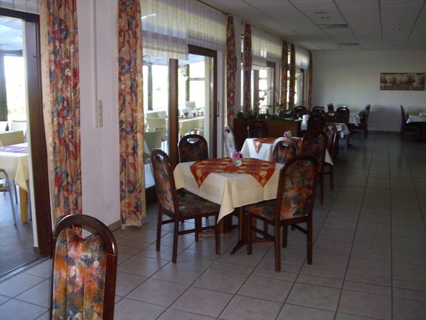 Imagen del bar/restaurante del Hotel Waldschl&ouml;sschen, Breitungen/Werra. Foto 4