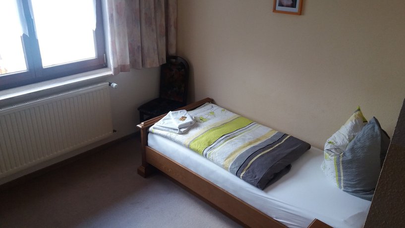 Imagen de la habitación del Hotel Waldschl&ouml;sschen, Breitungen/Werra. Foto 8