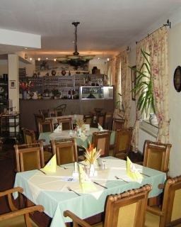 Imagen del bar/restaurante del Hotel Waldschl&ouml;sschen, Mittenwalde. Foto 4