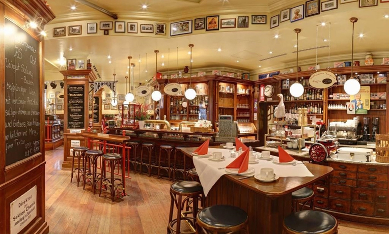 Imagen del bar/restaurante del Hotel Waldzeit Berlin-Gr&uuml;nau. Foto 8