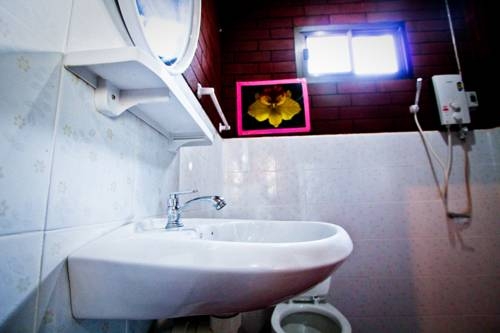 Imagen de la habitación del Hotel Waleekarn Resort. Foto 12