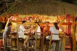 Imagen del bar/restaurante del Hotel Waling Waling Beach. Foto 4