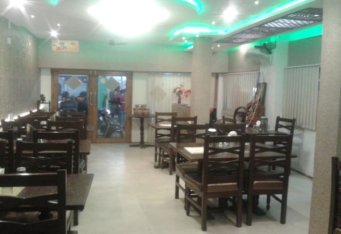 Imagen del bar/restaurante del Hotel Walkin Shiva P Guest House. Foto 2