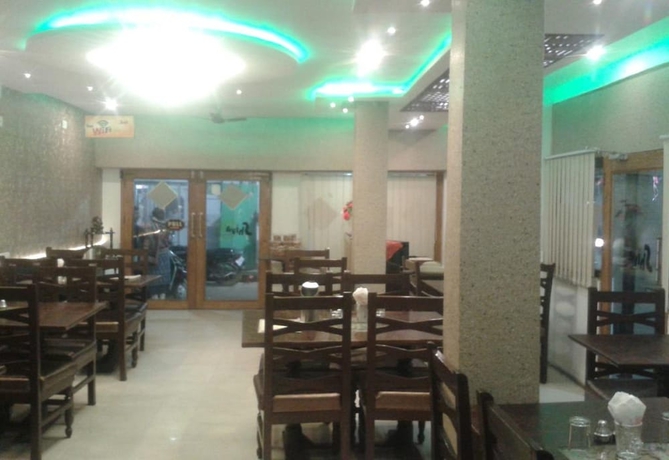 Imagen del bar/restaurante del Hotel Walkin Shiva P Guest House. Foto 4