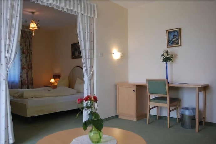 Imagen de la habitación del Hotel Walkner. Foto 12