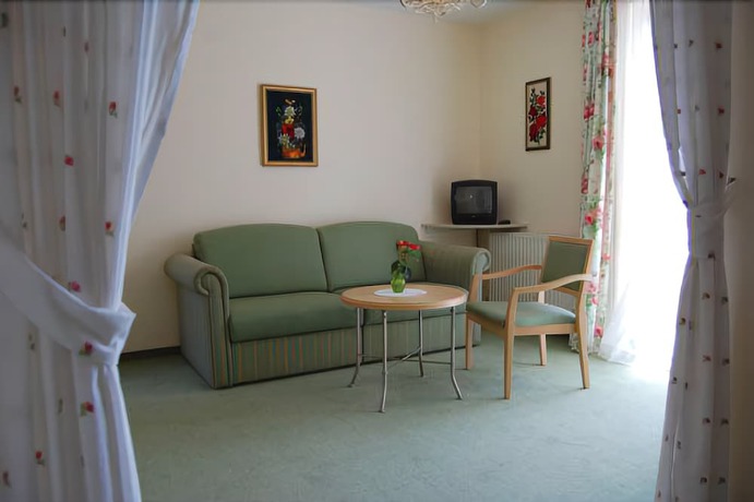 Imagen de la habitación del Hotel Walkner. Foto 13