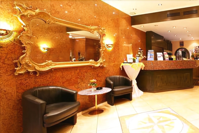 Imagen de los interiores del Hotel Wallis. Foto 18