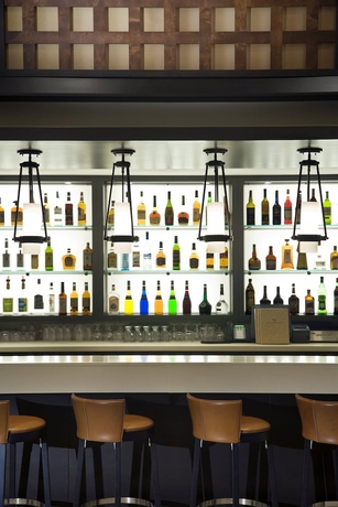Imagen del bar/restaurante del Hotel Walnut Beach Resort. Foto 3