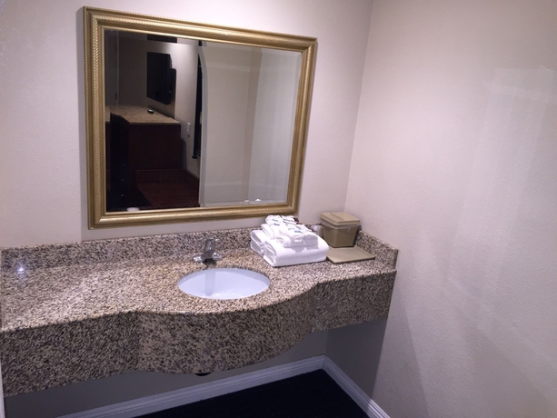Imagen de la habitación del Hotel Walnut Inn and Suites West Covina. Foto 5