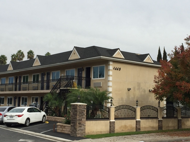 Imagen de los exteriores del Hotel Walnut Inn and Suites West Covina. Foto 15
