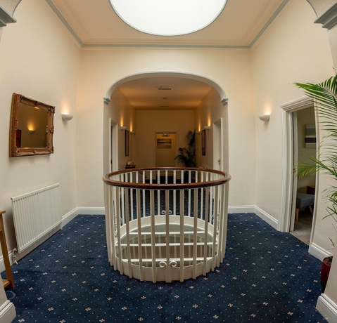 Imagen de los interiores del Hotel Walnut Tree Inn. Foto 16