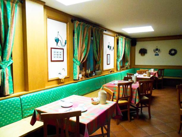 Imagen del bar/restaurante del Hotel Walser. Foto 4