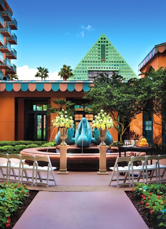 Imagen de los interiores del Hotel Walt Disney World Swan and Dolphin. Foto 11