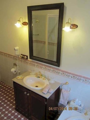 Imagen de la habitación del Hotel Walton House. Foto 34