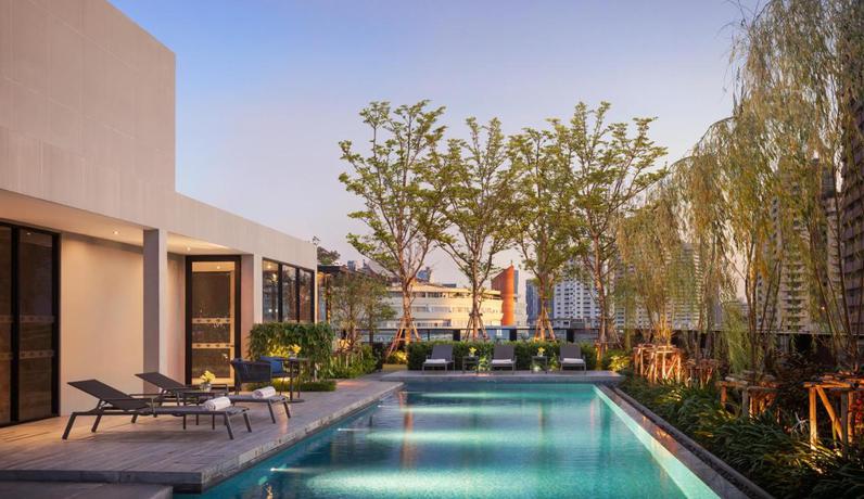 Imagen de la piscina del Hotel Walton Suites Sukhumvit. Foto 5