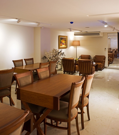 Imagen del bar/restaurante del Hotel Wame Suite. Foto 2