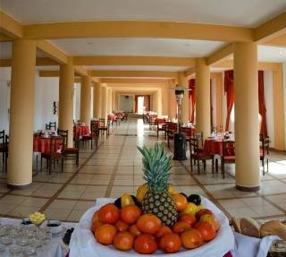 Imagen de los exteriores del Hotel Wanakawri. Foto 7