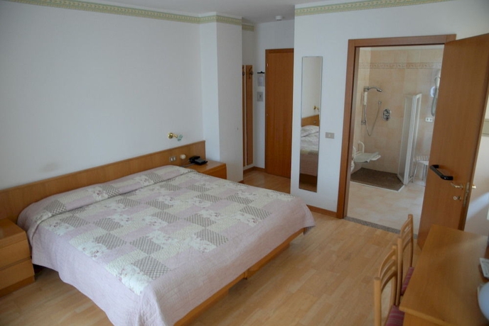 Imagen de la habitación del Hotel Wanda. Foto 9