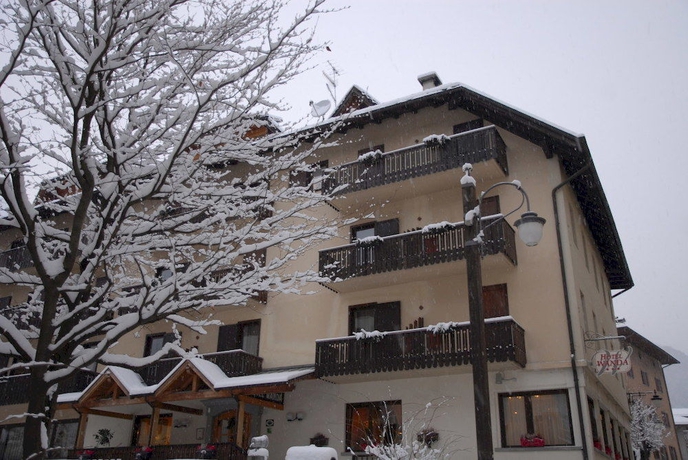 Imagen de los exteriores del Hotel Wanda. Foto 12