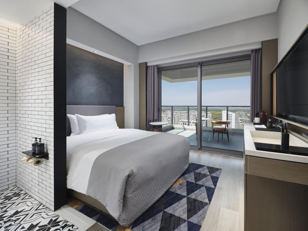 Imagen de la habitación del Hotel Wanda Moments. Foto 6