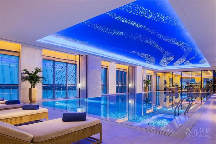 Imagen de la piscina del Hotel Wanda Realm Jining. Foto 16