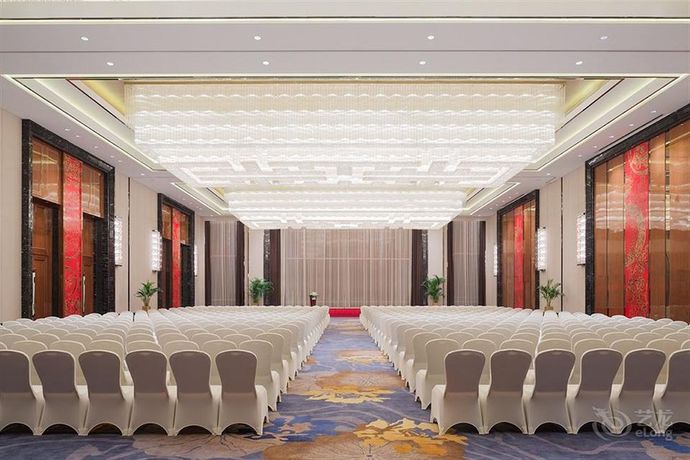 Imagen de los interiores del Hotel Wanda Realm Jining. Foto 14