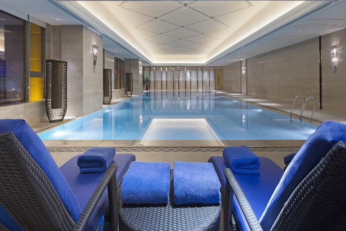 Imagen de la piscina del Hotel Wanda Vista Shenyang. Foto 18