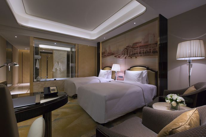 Imagen de la piscina del Hotel Wanda Vista Tianjin. Foto 20