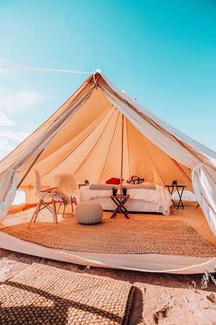Imagen de los interiores del Hotel Wander Camp Yellowstone Island Park. Foto 13