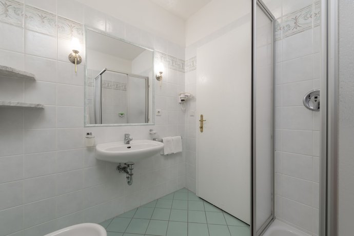Imagen de la habitación del Hotel Wander- und Bikehotel Vinschgerhof. Foto 16