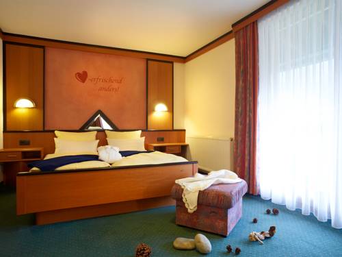 Imagen de la habitación del Hotel Wanderhotel Gr&uuml;ner Baum. Foto 2