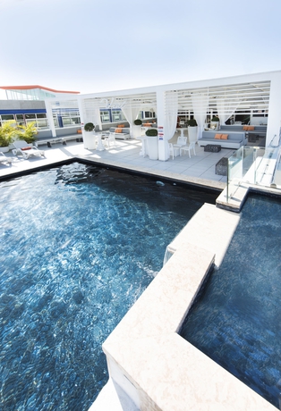 Imagen de la piscina del Hotel Wandp Santo Domingo. Foto 13