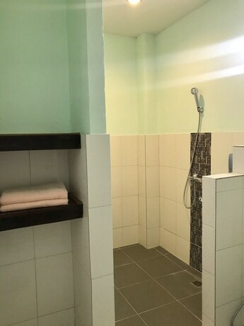 Imagen de la habitación del Hotel Wang Nam Khiao Baan Suan Pleanplean. Foto 17