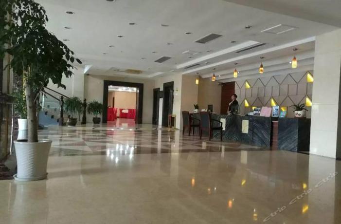 Imagen de los interiores del Hotel WangDao holiday inn in Qiandao Lake. Foto 12