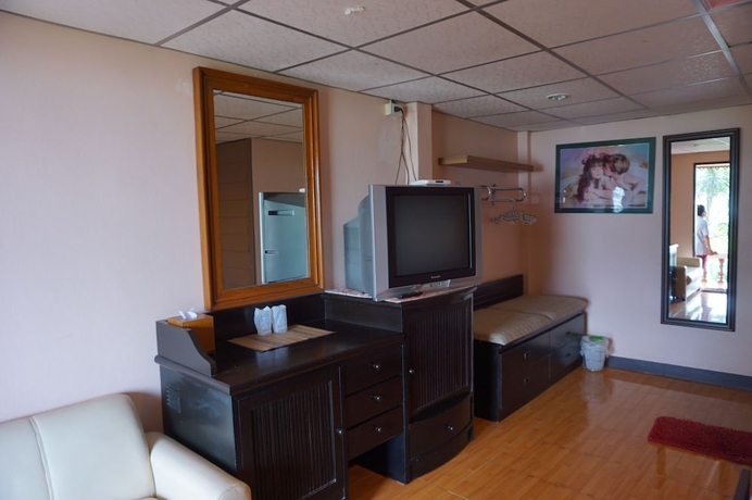 Imagen de la habitación del Hotel Wanghin Bungalow Donsak. Foto 12