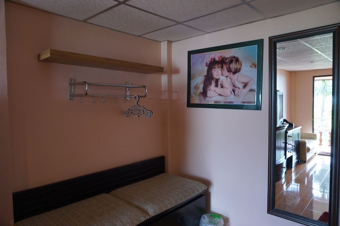 Imagen de la habitación del Hotel Wanghin Bungalow Donsak. Foto 13