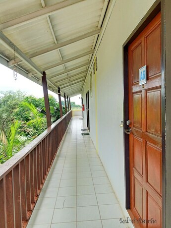 Imagen de la habitación del Hotel Wangnamkam Riverside Resort. Foto 30
