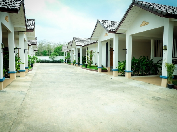 Imagen de los exteriores del Hotel Wangthatum. Foto 17