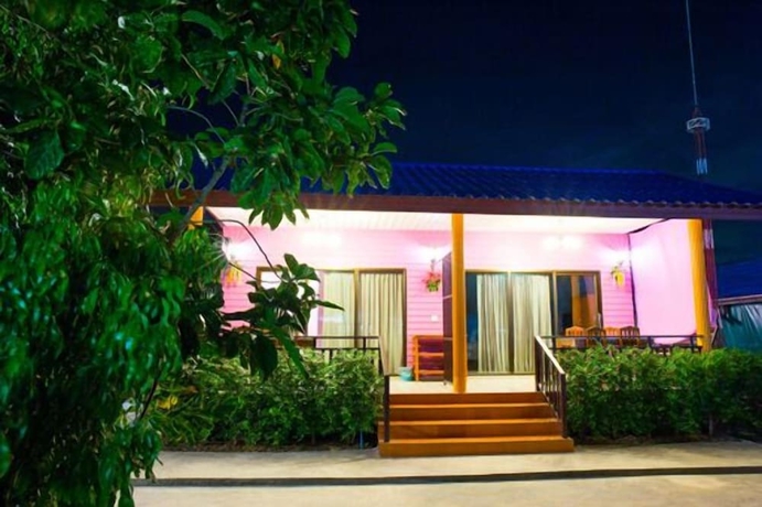 Imagen de la habitación del Hotel Warakorn Baansuan - Amphawa. Foto 7