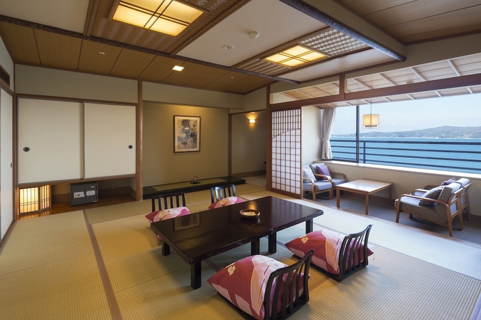 Imagen de la habitación del Hotel Waraku Onsen Nihon No Yado Notoraku. Foto 10