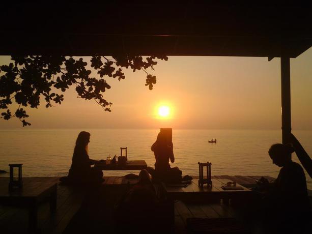 Imagen del bar/restaurante del Hotel Warapura Resort. Foto 4