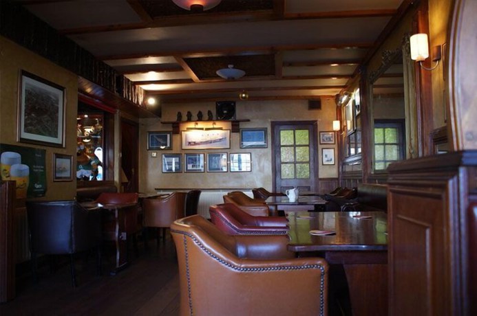 Imagen del bar/restaurante del Hotel Wards, Galway. Foto 5