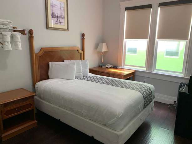 Imagen de la habitación del Hotel Warfield. Foto 8