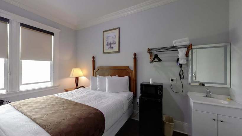 Imagen de la habitación del Hotel Warfield. Foto 17