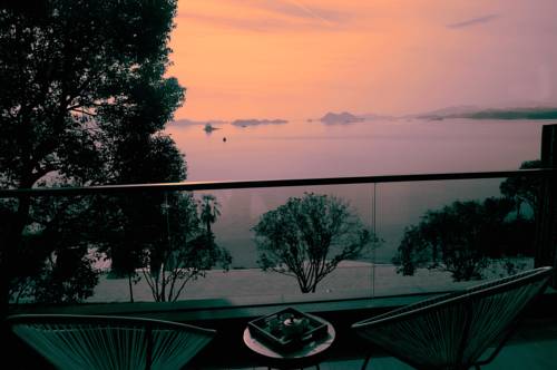 Imagen de la habitación del Hotel Warm Island Resort. Foto 4