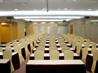 Imagen de los interiores del Hotel Warm Yes Business. Foto 5