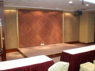 Imagen de los interiores del Hotel Warm Yes Business. Foto 6