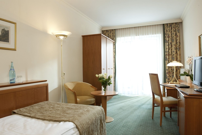 Imagen de la habitación del Hotel Warmbaderhof. Foto 6
