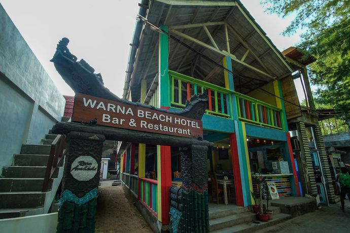Imagen de los interiores del Hotel Warna Beach. Foto 20