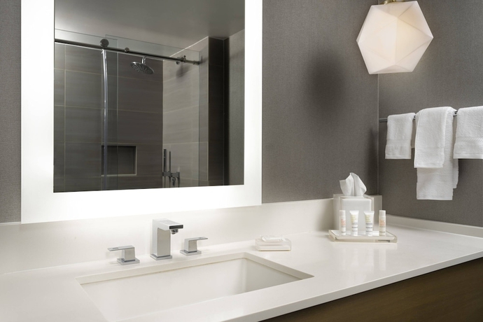 Imagen de la habitación del Hotel Warner Center Marriott Woodland Hills. Foto 2